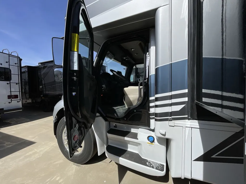 2026 Jayco Seneca Prestige 37L - Photo 3