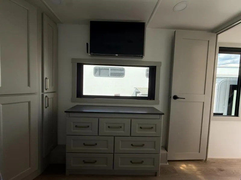 2025 Brinkley Model G 3950, Photos photo 12