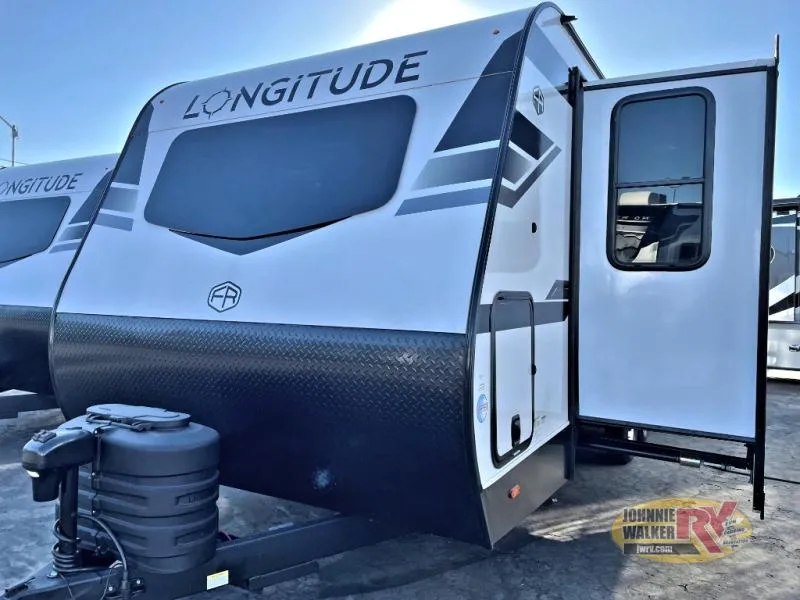 2026 East to West Longitude 230FK - Photo 4