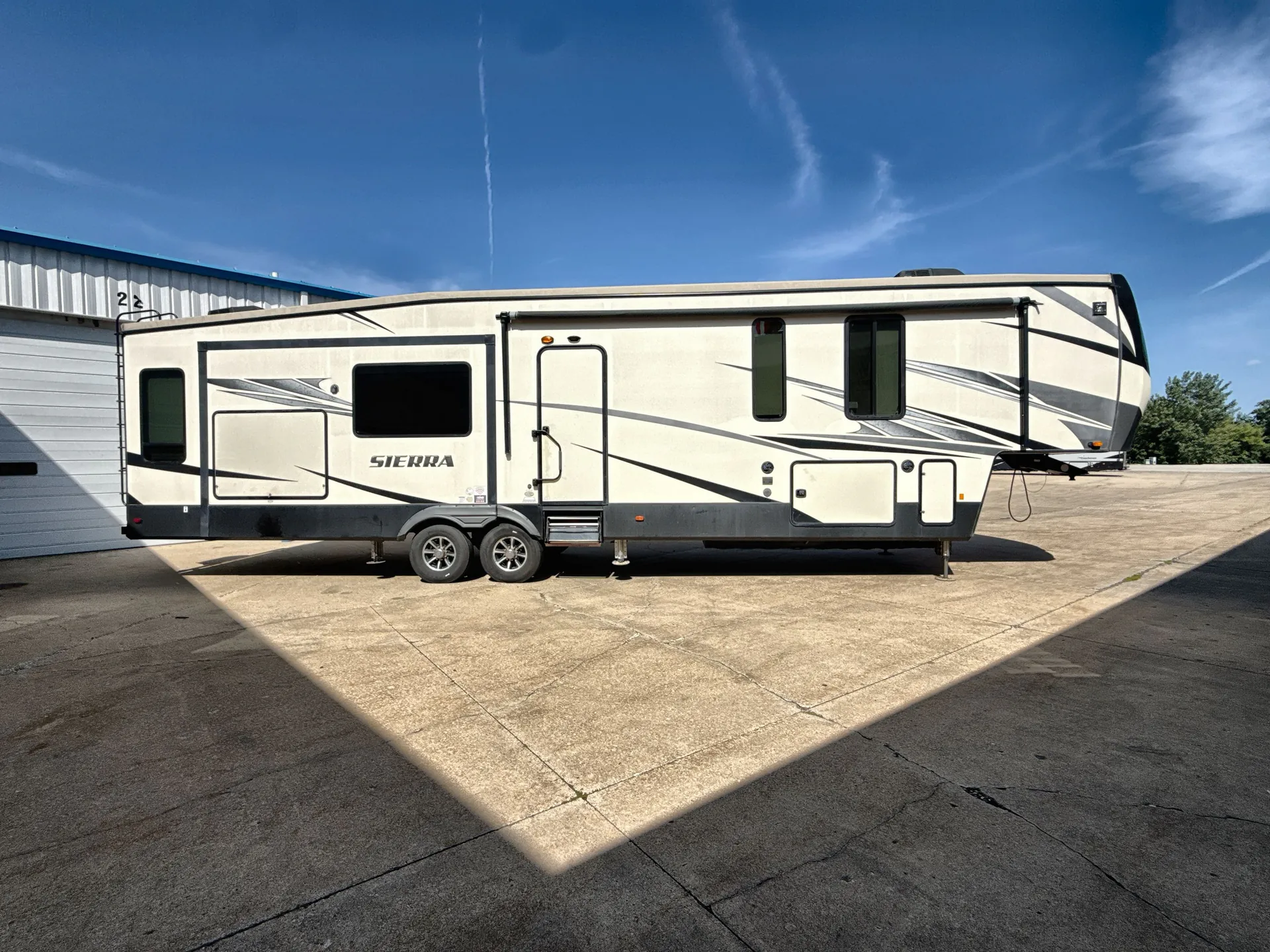 2020 Forest River Sierra 372LOK — campside