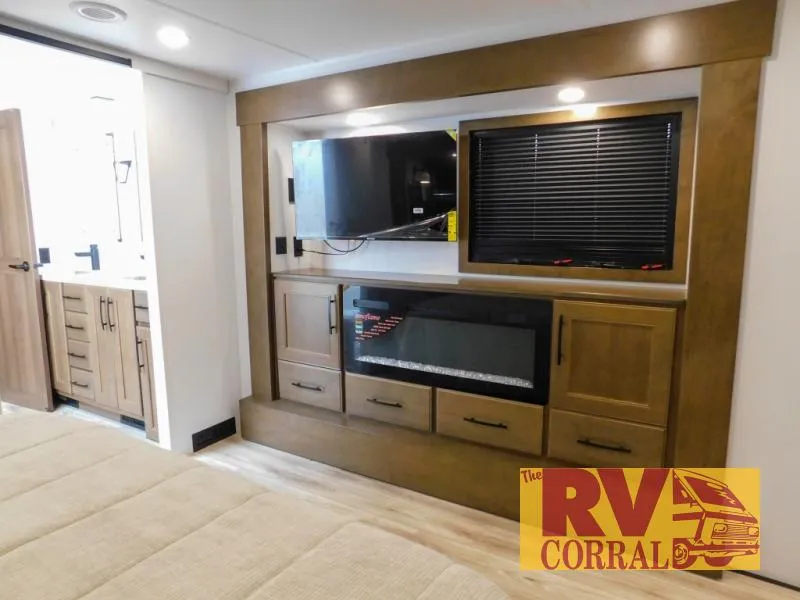 2026 Keystone RV Montana 3900RK - Photo 3