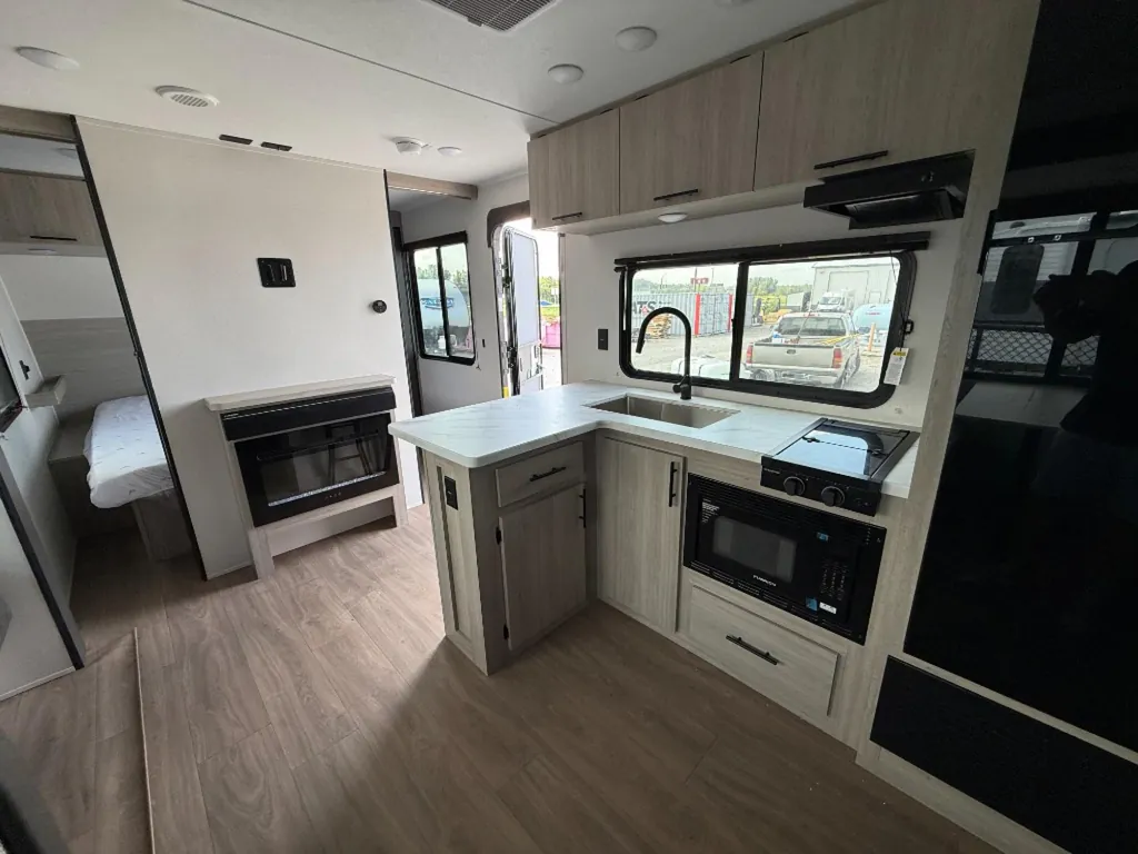 2027 EAST TO WEST Della Terra 280BH, Photos photo 13