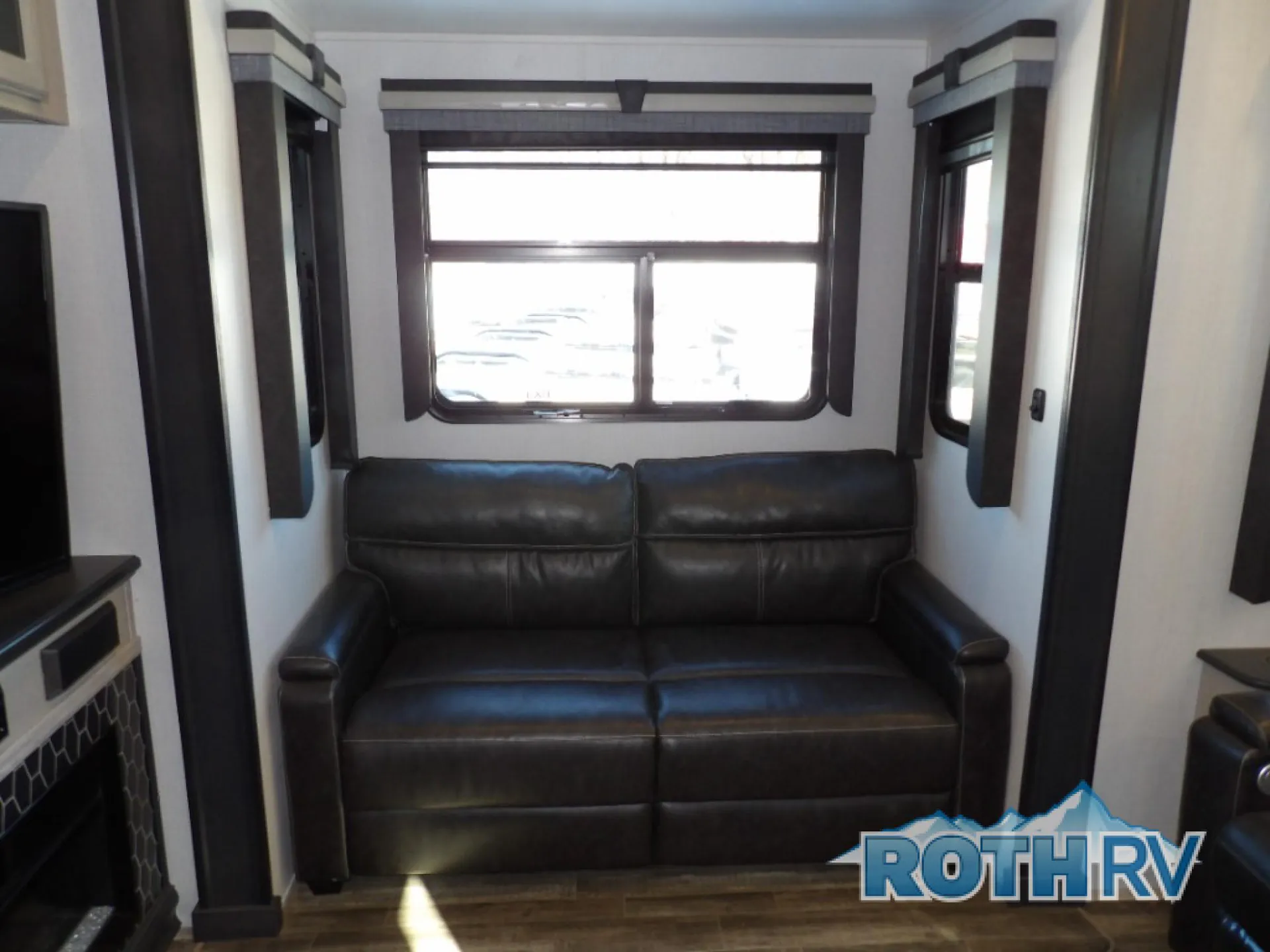 2022 Keystone Alpine 3790FK - Photo 4