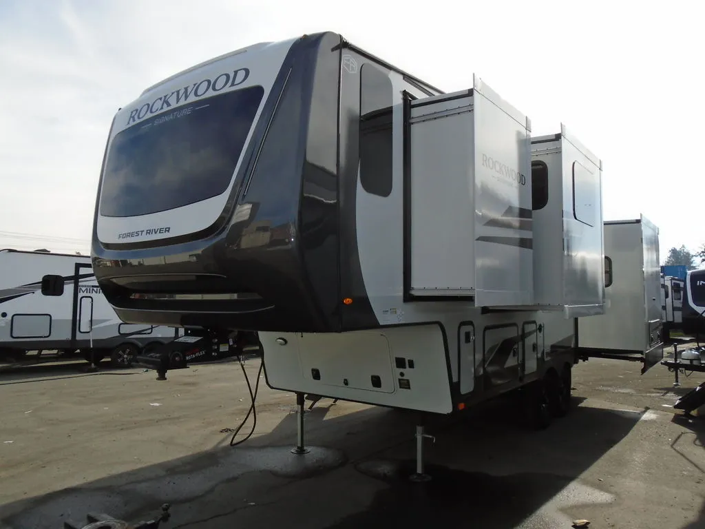 2026 Forest River Rockwood Signature 290SFK - Photo 2