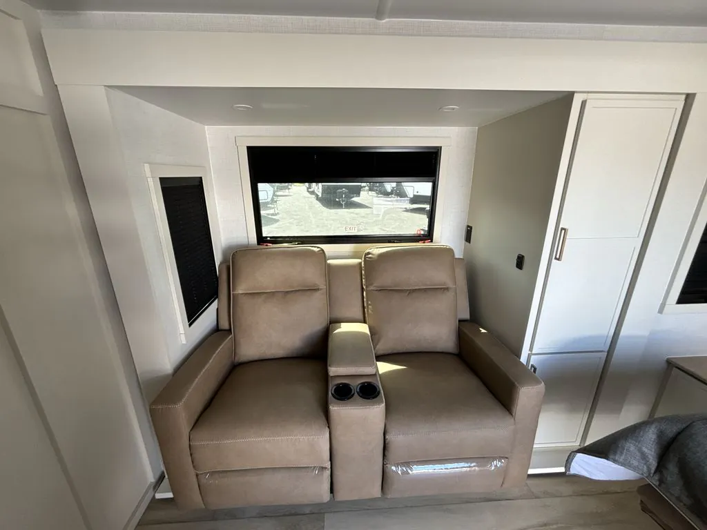 2026 Brinkley Model Ix 20X, Photos photo 16