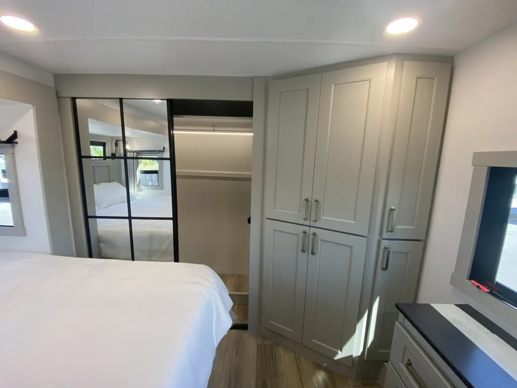 2026 Brinkley Model G 3970, Photos photo 40