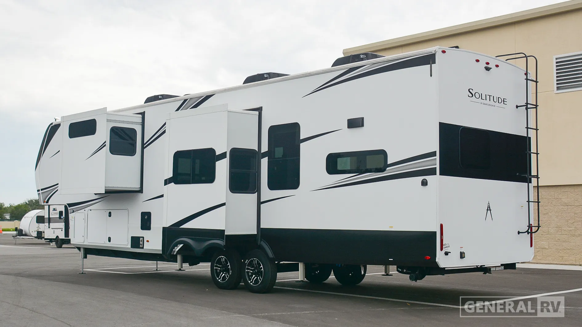 2026 Grand Design Solitude 417KB - Photo 4