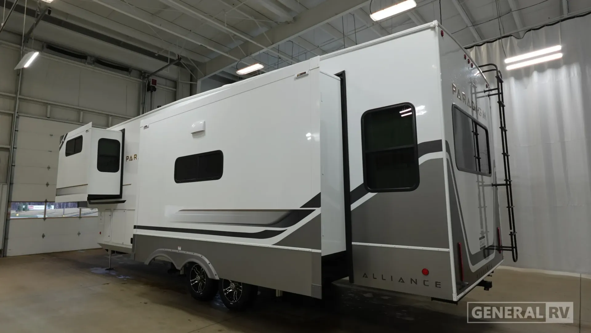 2026 Alliance RV Paradigm 310RL - Photo 4