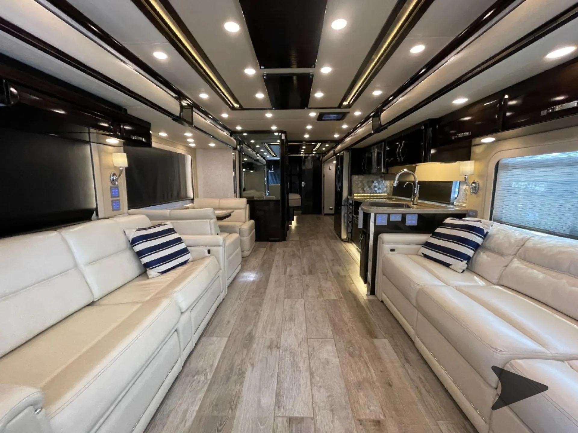 2019 Newmar King Aire 4533 - Photo 3