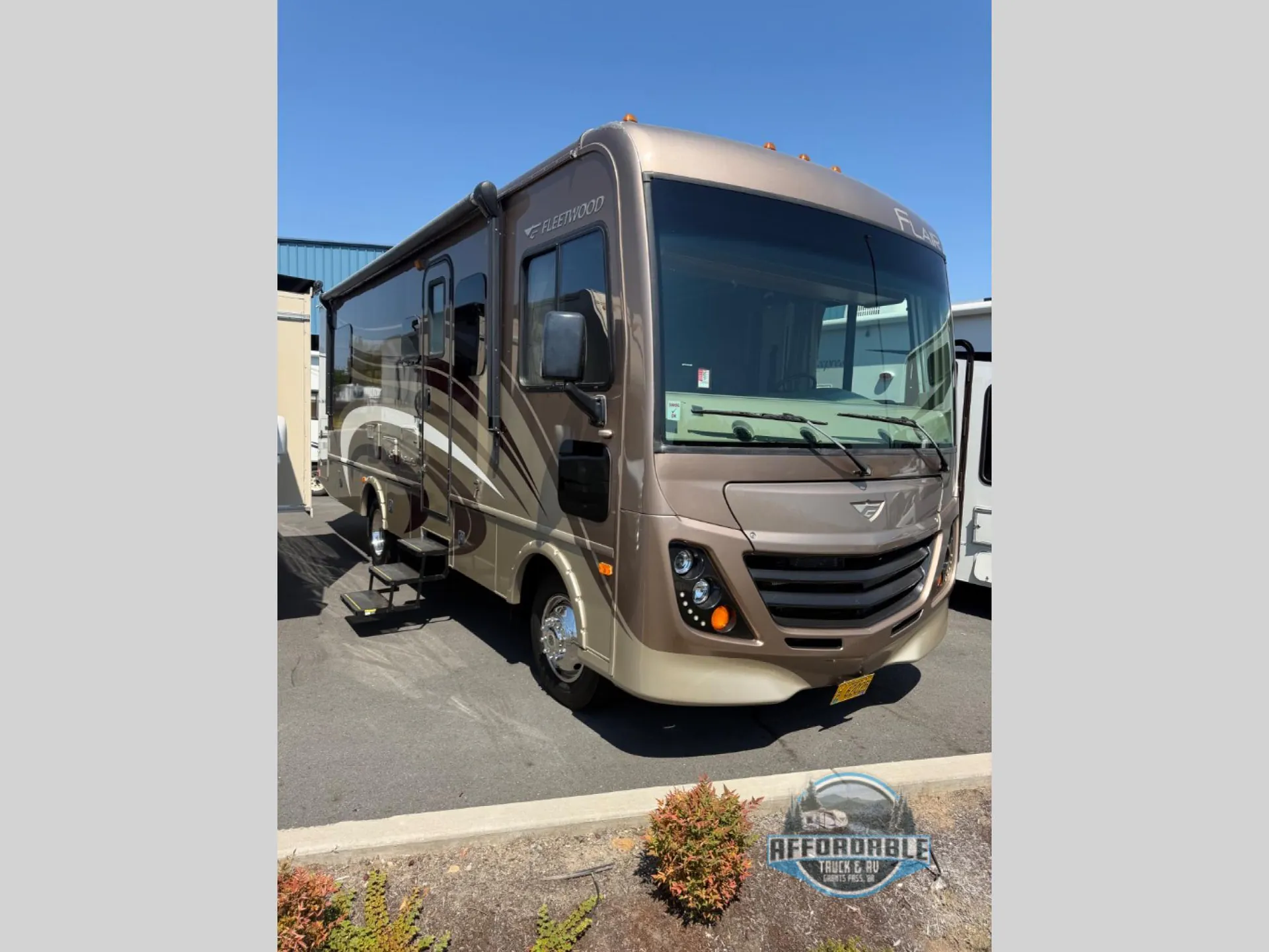 2016 Fleetwood Flair 28A - Photo 2