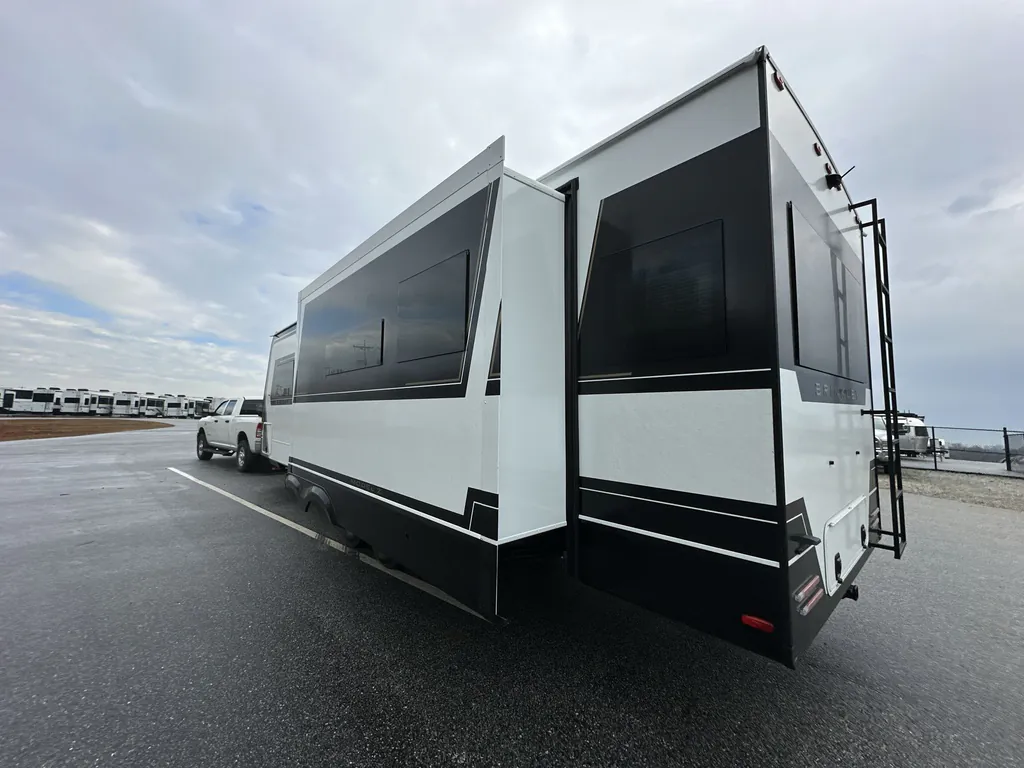 2026 Brinkley Model Z Air 297, Photos photo 3