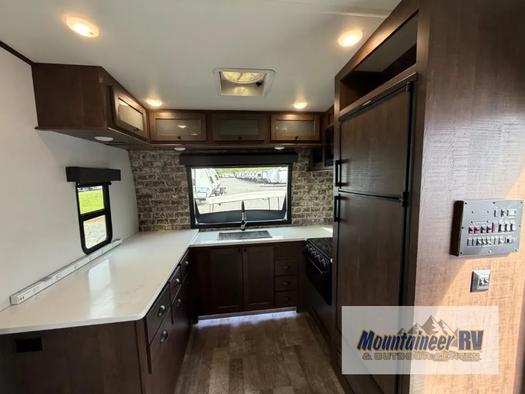 2021 Forest River XLR Hyperlite 3310, Photos photo 14