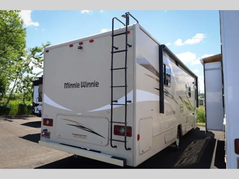 2017 Winnebago Minnie Winnie 31G - Photo 2