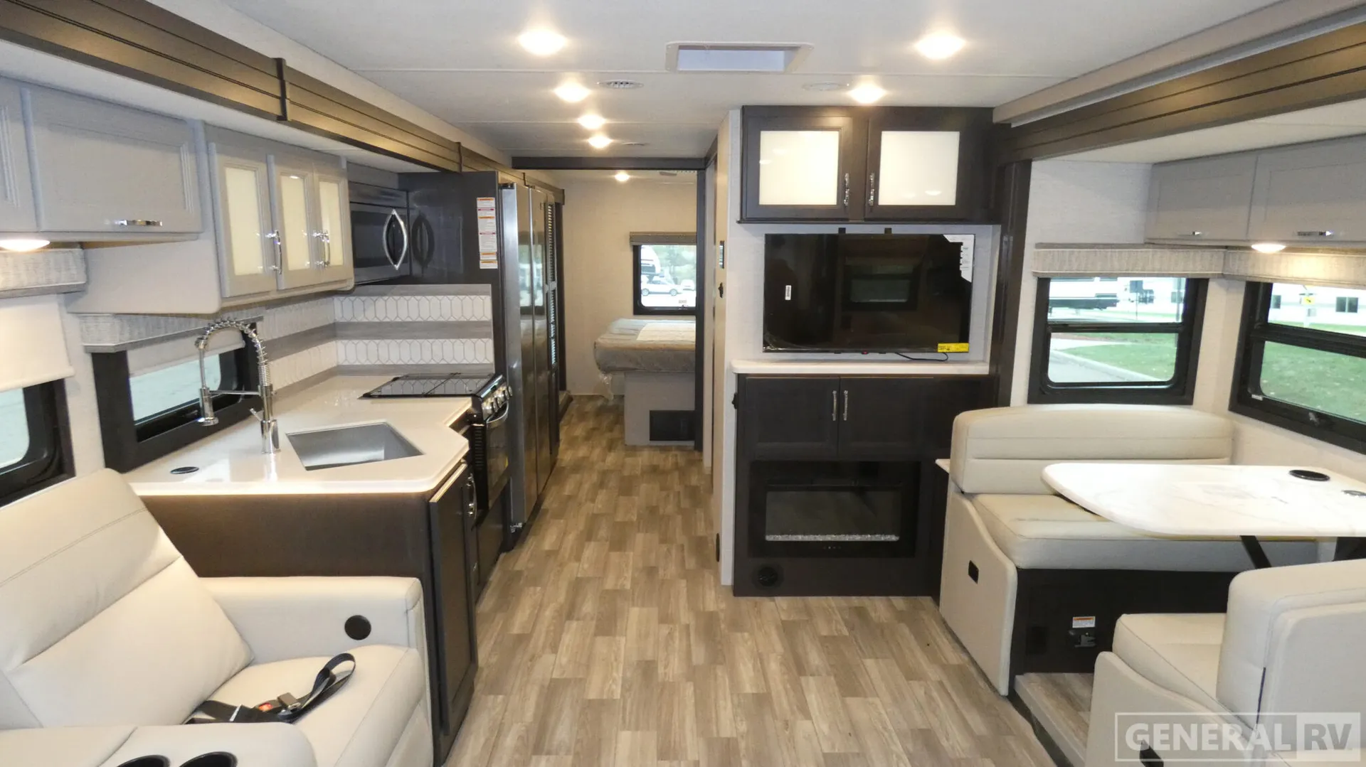 2026 Thor Motor Coach Luminate CC35 - Photo 3