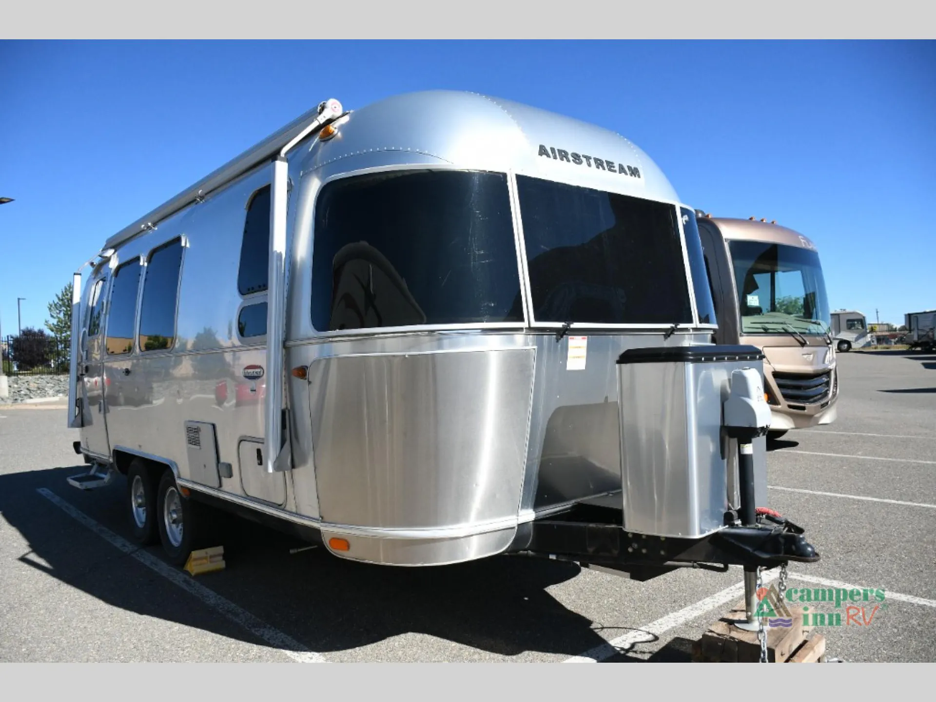 2019 Airstream International Serenity 23FB - Photo 2