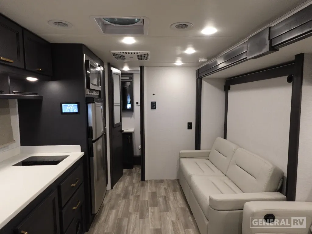 2025 Fleetwood Insight 25M - Photo 3