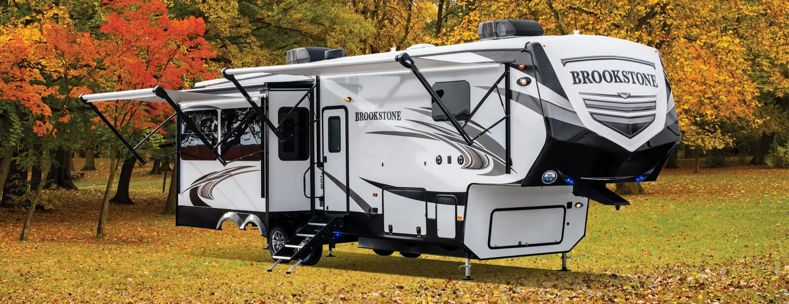 Coachmen Brookstone 325RL exterior