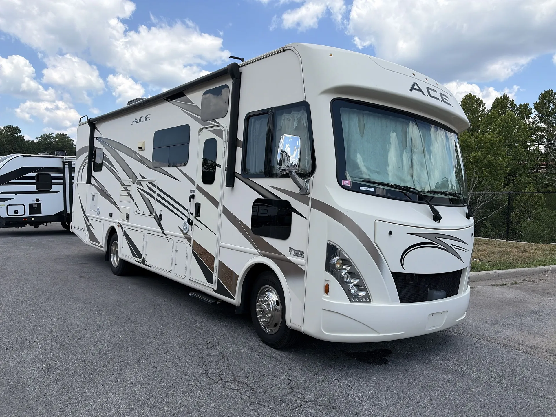 2018 Thor Motor Coach A.C.E 30.3 - Photo 2