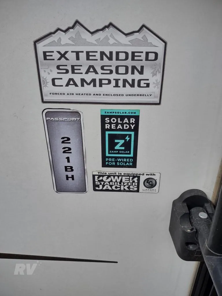 2021 Keystone Passport SL Series 221BH - Photo 3