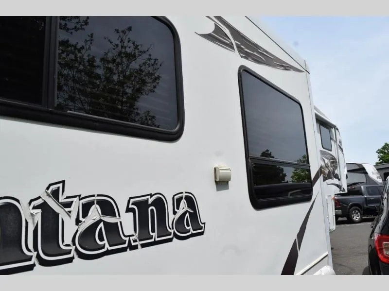 2006 Keystone RV Montana 3400RL - Photo 4
