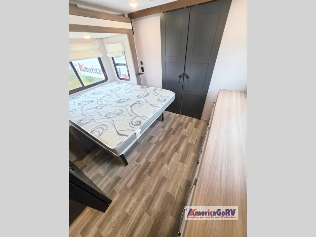 2024 Forest River Vibe 34XL, Photos photo 29
