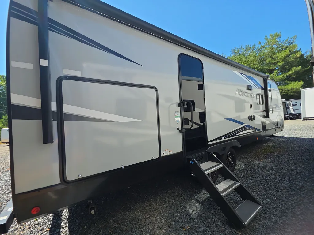2022 Forest River Cherokee Alpha Wolf 26RB-L, Photos photo 9