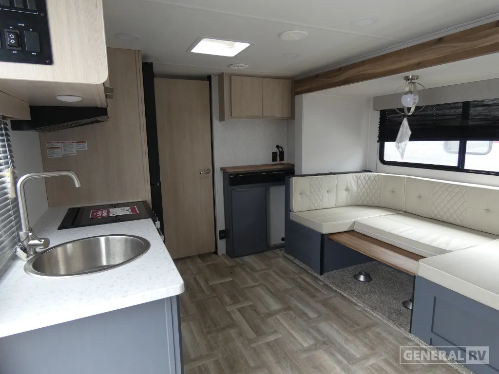 2025 Prime Time Tracer LE 190RBSLE - Photo 3