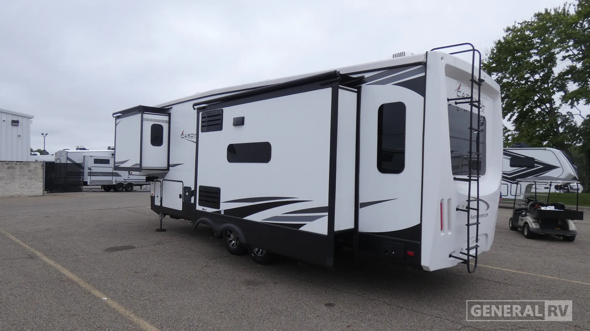 2022 Forest River Cardinal Luxury 320RLX - Photo 4