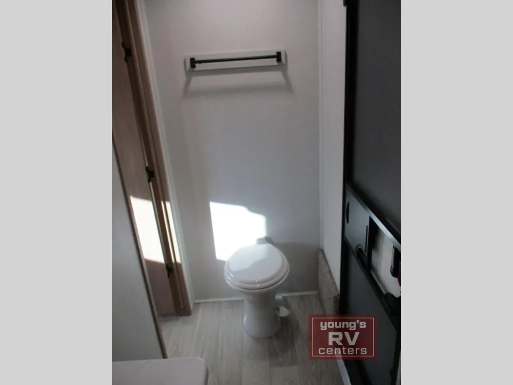 2025 Forest River Sandpiper Destination Trailers 400BH, Photos photo 23