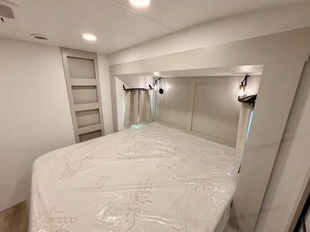 2026 Brinkley Model Z 3515, Photos photo 33