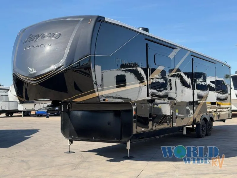 2026 Jayco Pinnacle 38FBRK - Photo 3