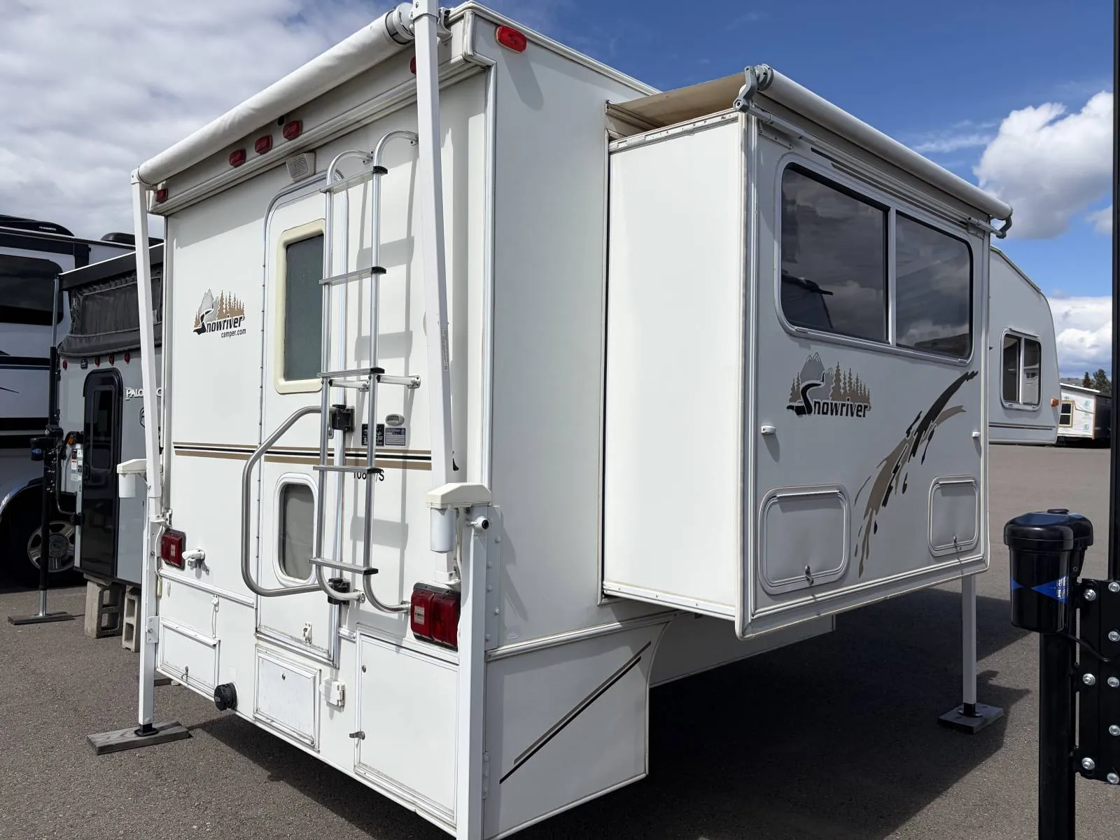 2004 INETERIOR RV PRODUCTS Snow River 108DS - Photo 3