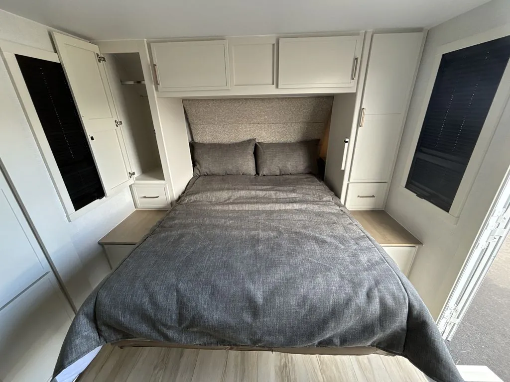 2026 Brinkley Model Ix 20X, Photos photo 11
