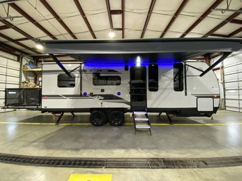 2026 Forest River Cherokee Grey Wolf Black Label 22RRBL - Photo 2