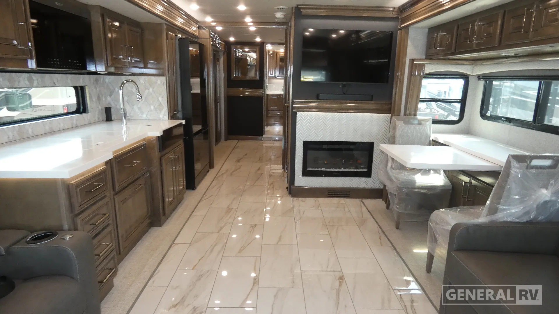 2026 Fleetwood Palisade 40H - Photo 3