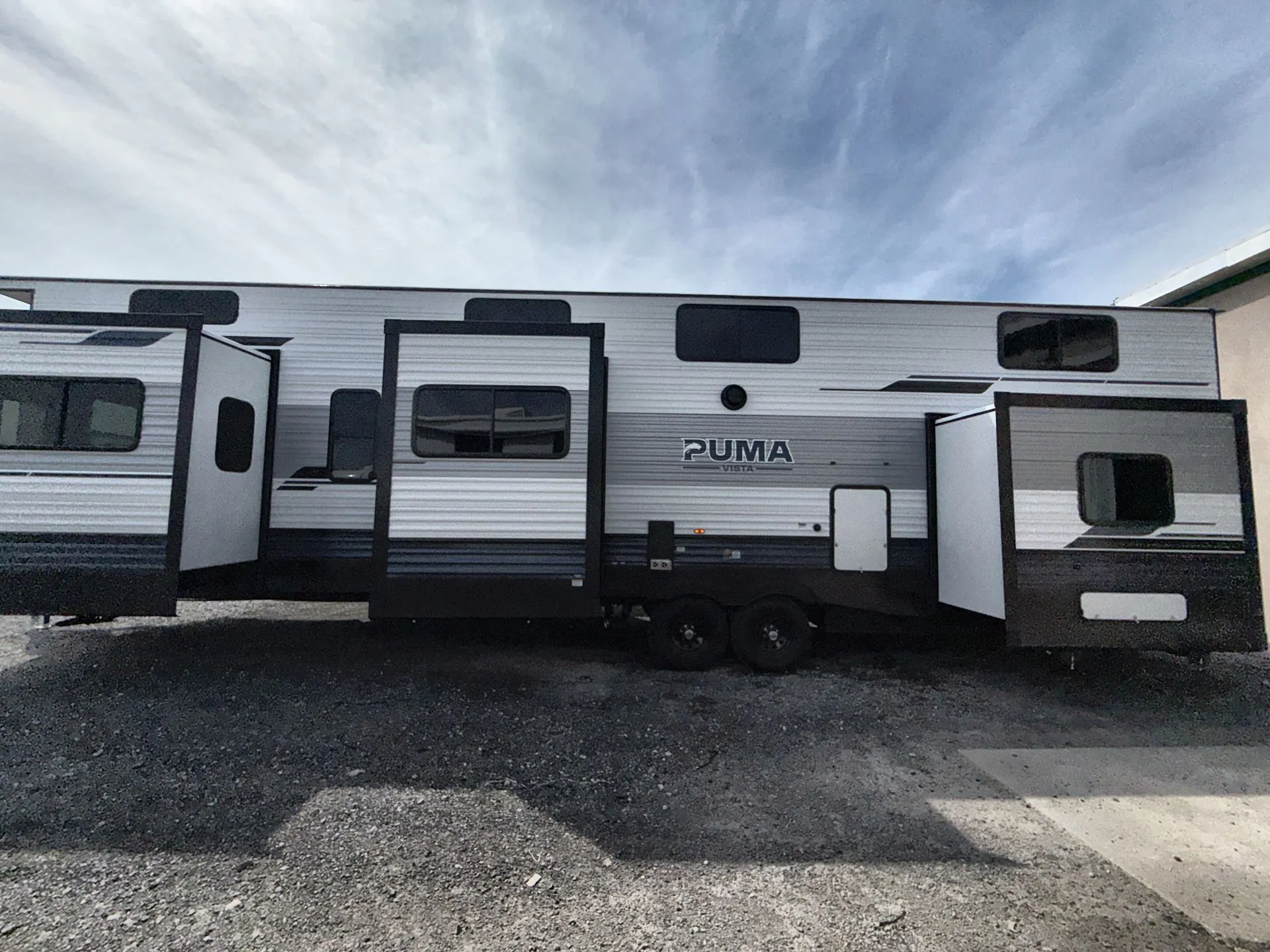 2027 Forest River Puma Vista 403LFT — off campside