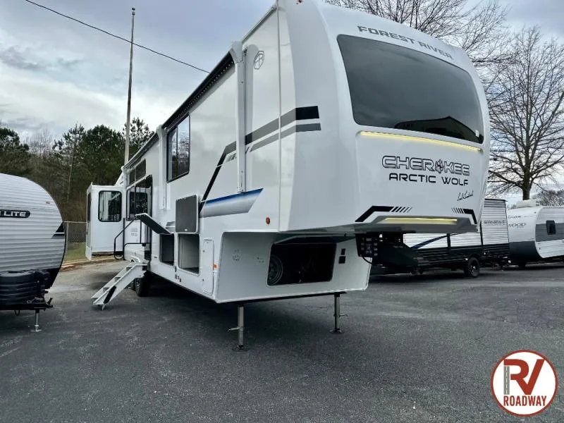 2026 Forest River Cherokee Arctic Wolf 38LEAHG - Photo 3