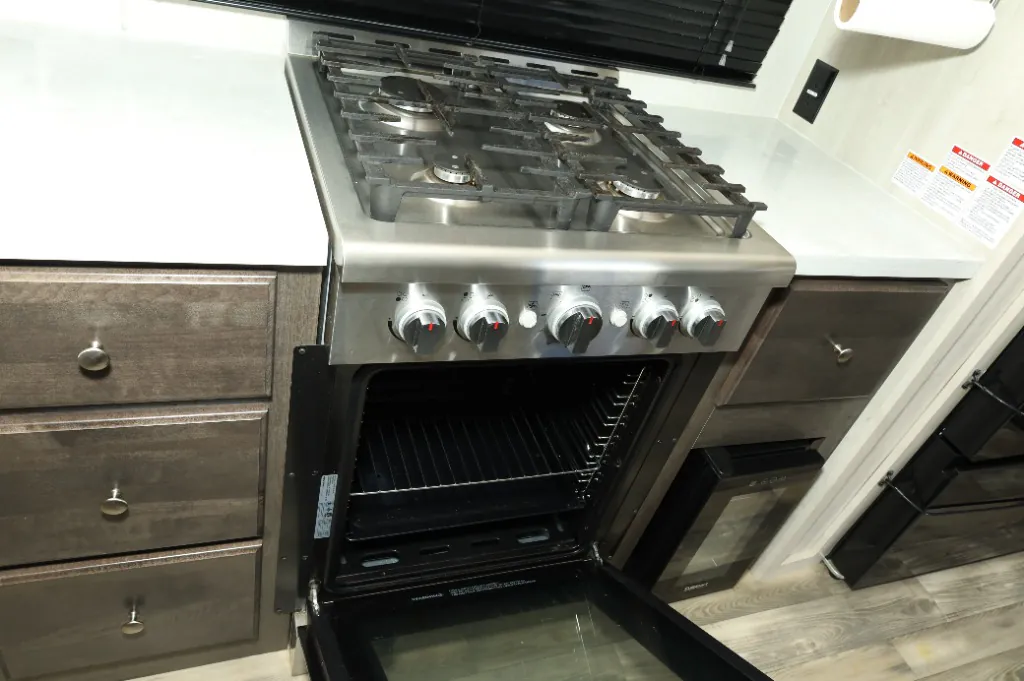2023 Forest River Cardinal Luxury 380RLX, Photos photo 11