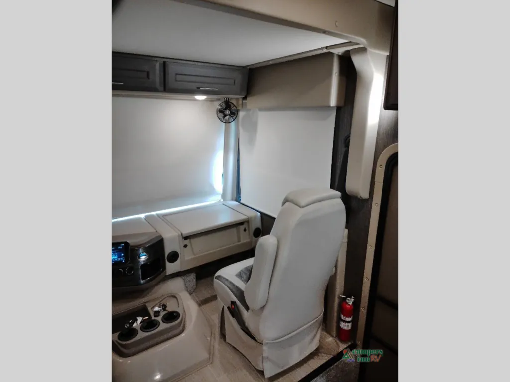 2021 Thor Motor Coach Challenger 35MQ, Photos photo 46