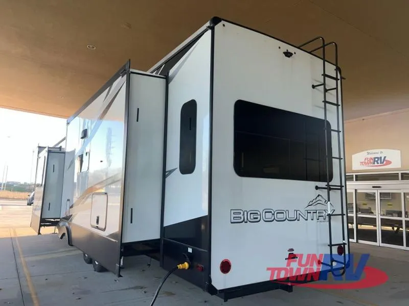 2023 Heartland Big Country 3851MO - Photo 4