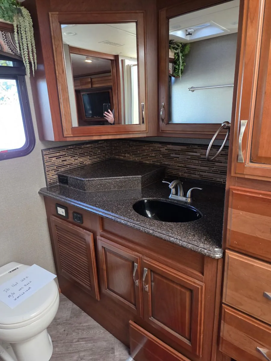 2016 Fleetwood Pace Arrow LXE 38K, Photos photo 29