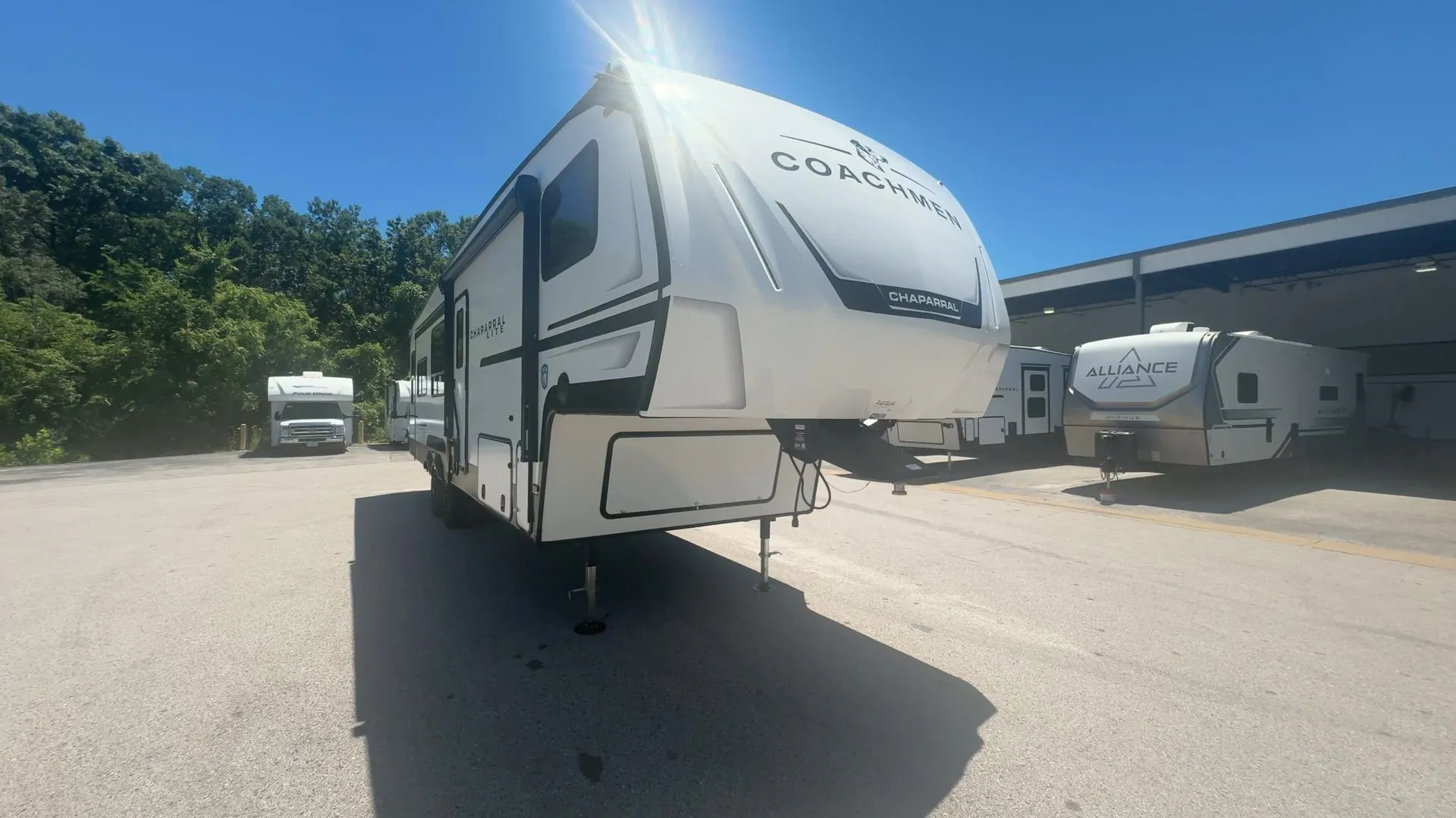 2027 Coachmen Chaparral Lite 30RLS - Photo 4