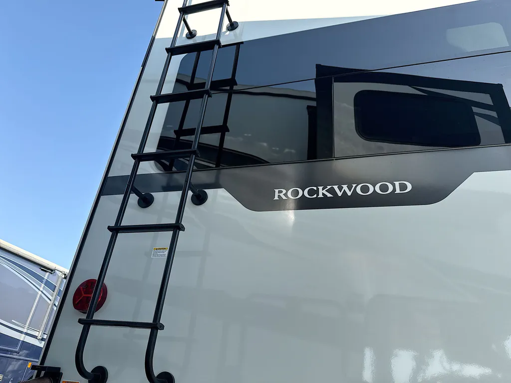 2027 Forest River Rockwood Signature 401SFB, Photos photo 44