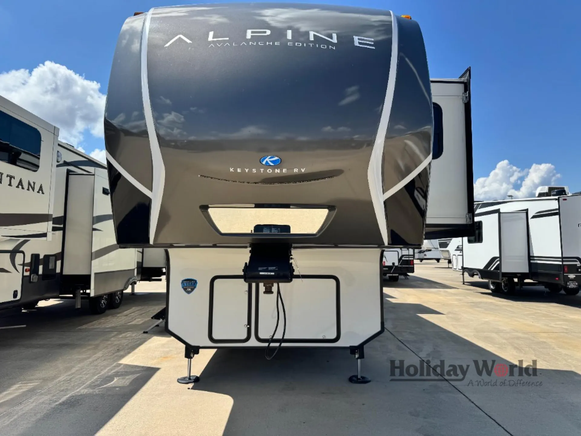 2025 Keystone Avalanche 380LT - Photo 3