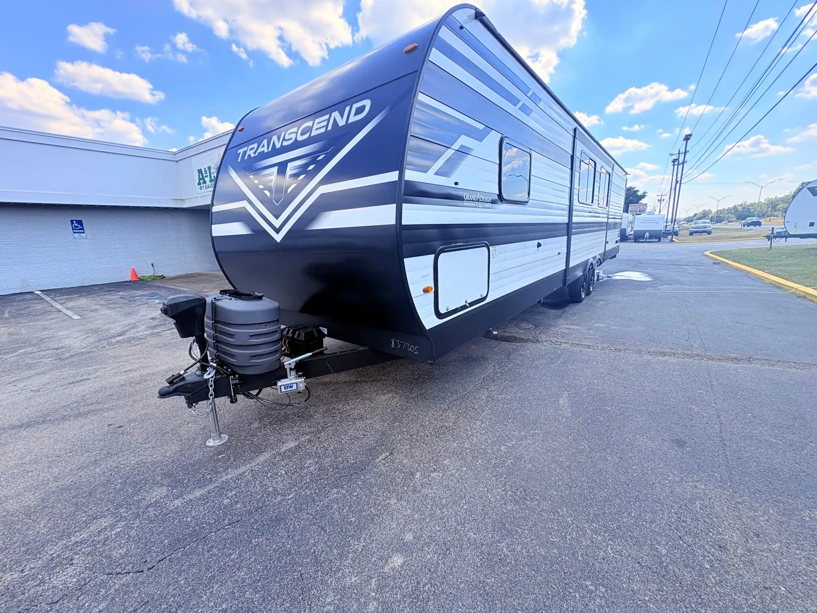 2025 Grand Design Transcend 305BHT - Photo 3