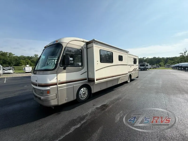1996 Holiday Rambler Endeavor 37CD - Photo 2