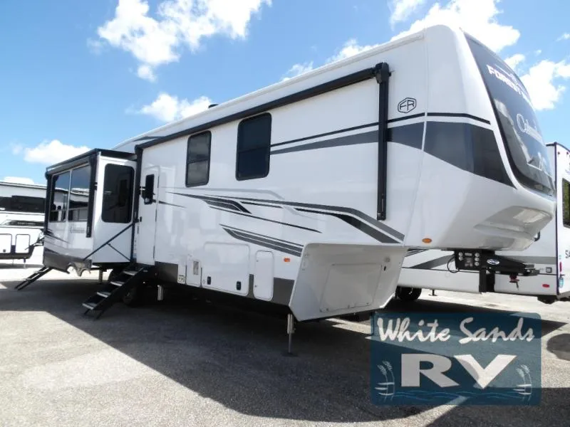 2026 Palomino Columbus 384RKH - Photo 2