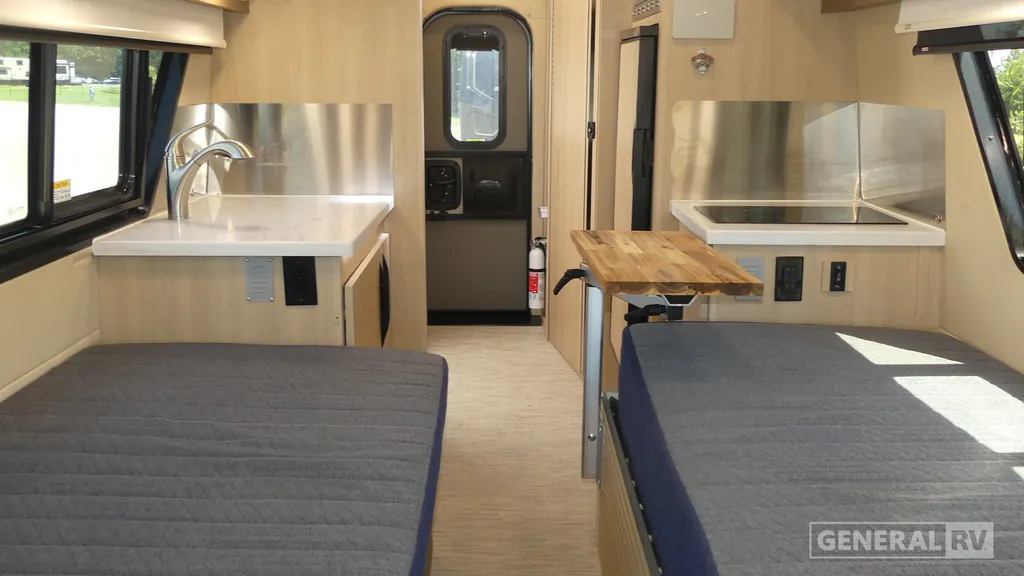 2025 Chinook RV Summit SS, Photos photo 17
