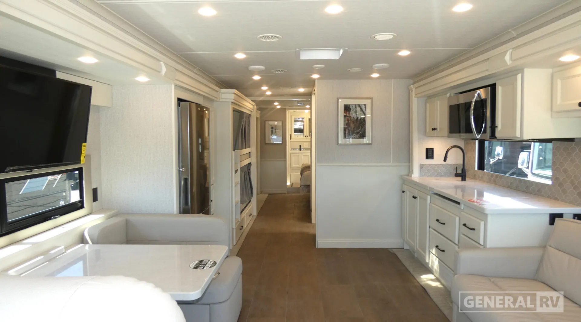 2026 Tiffin Byway 38 BL - Photo 3