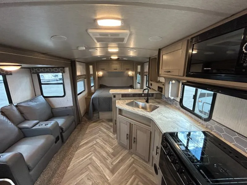 2021 Cruiser RV Shadow Cruiser 225RBS - Photo 3